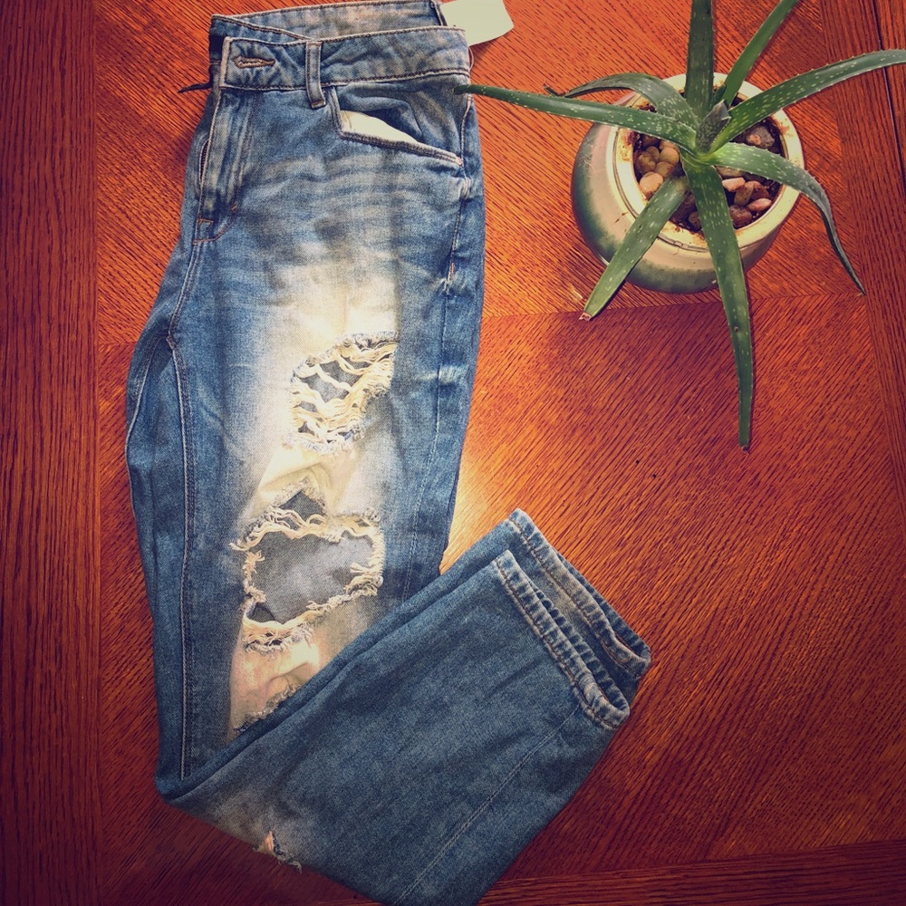 Charlotte Ruse Destroyed jeans